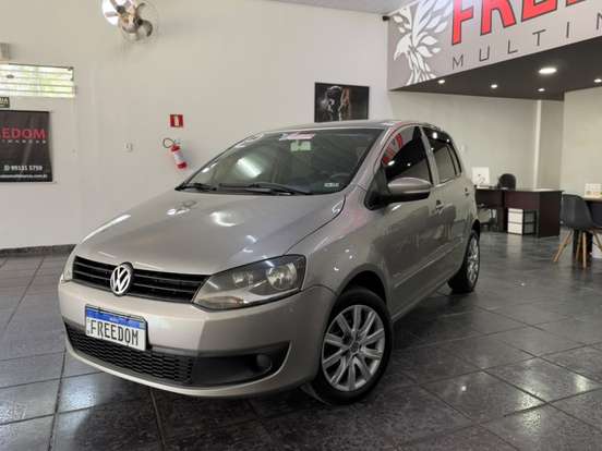 VOLKSWAGEN-FOX-2011