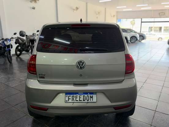 VOLKSWAGEN-FOX-2011
