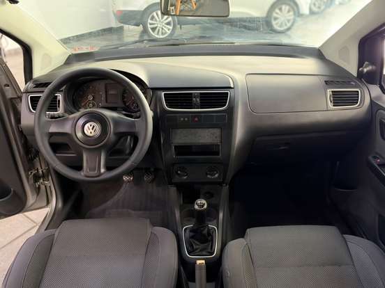 VOLKSWAGEN-FOX-2011