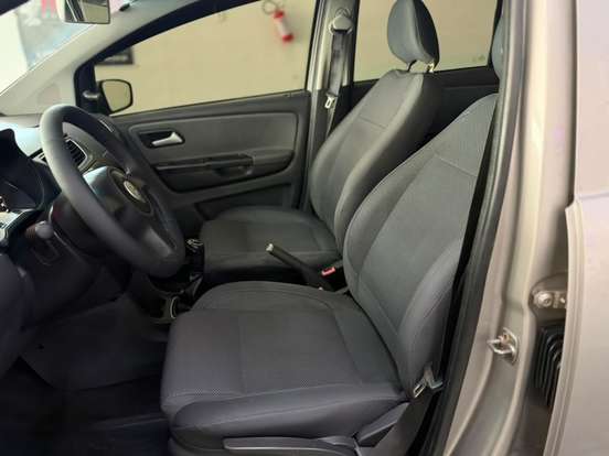 VOLKSWAGEN-FOX-1.0 MI 8V FLEX 4P MANUAL VOLKSWAGEN-FOX-2011