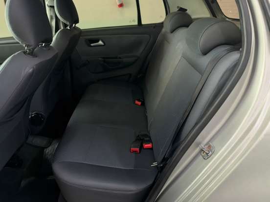 VOLKSWAGEN-FOX-1.0 MI 8V FLEX 4P MANUAL VOLKSWAGEN-FOX-2011