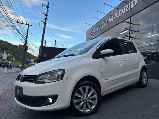 VOLKSWAGEN-FOX-1.0 MI 8V FLEX 4P MANUAL VOLKSWAGEN-FOX-2013
