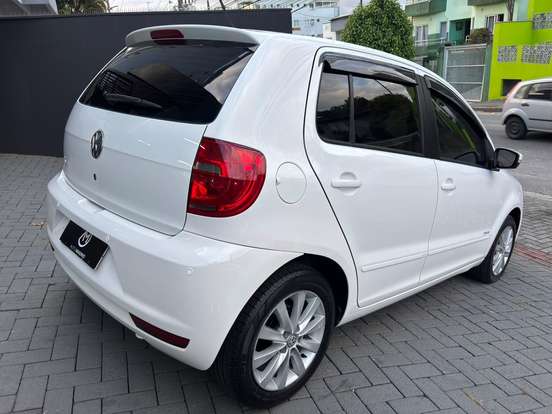 VOLKSWAGEN-FOX-2013