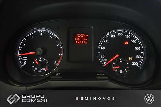 VOLKSWAGEN-FOX-2014