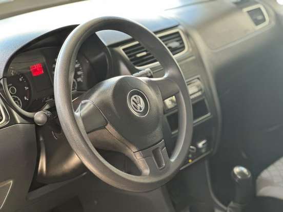 VOLKSWAGEN-FOX-2013