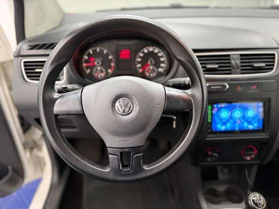 VOLKSWAGEN-FOX-2012