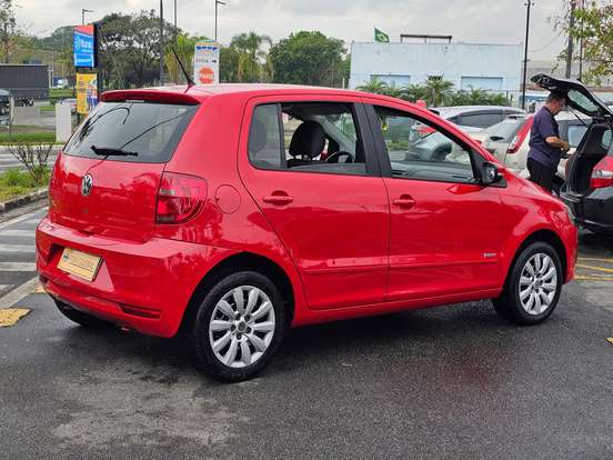 VOLKSWAGEN-FOX-1.0 MI 8V FLEX 4P MANUAL VOLKSWAGEN-FOX-2014
