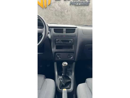 VOLKSWAGEN-FOX-1.0 MI TREND 8V FLEX 4P MANUAL VOLKSWAGEN-FOX-2010