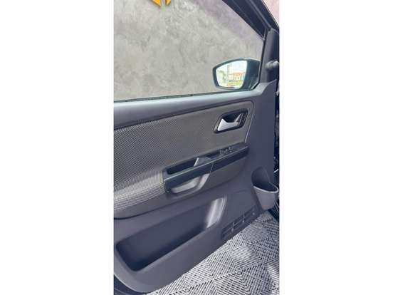 VOLKSWAGEN-FOX-1.0 MI TREND 8V FLEX 4P MANUAL VOLKSWAGEN-FOX-2010