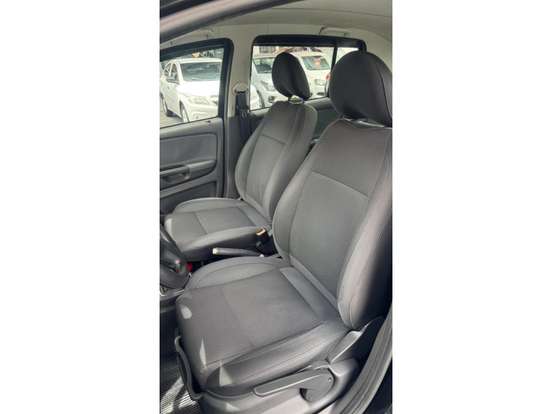 VOLKSWAGEN-FOX-2010