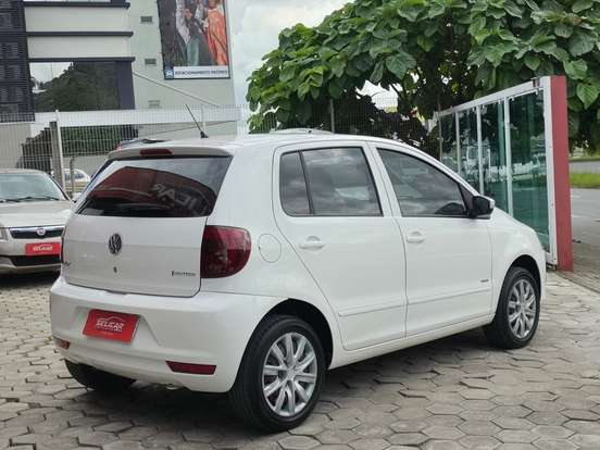 VOLKSWAGEN-FOX-2011