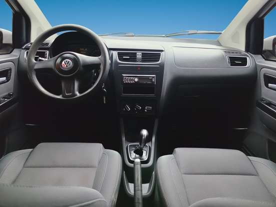 VOLKSWAGEN-FOX-1.6 MI 8V FLEX 4P AUTOMATIZADO VOLKSWAGEN-FOX-2011