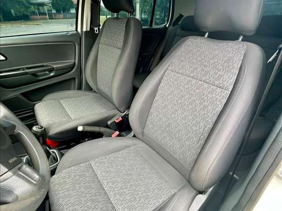 VOLKSWAGEN-FOX-1.6 MI 8V FLEX 4P MANUAL VOLKSWAGEN-FOX-2013