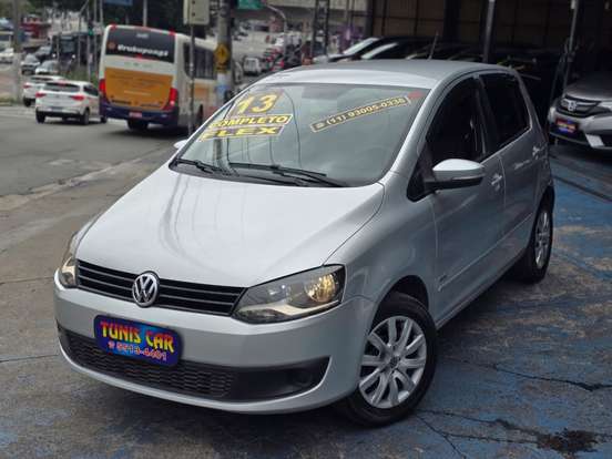 VOLKSWAGEN-FOX-2012