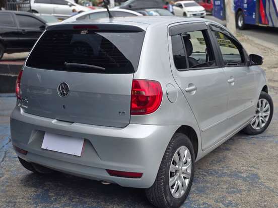 VOLKSWAGEN-FOX-2012