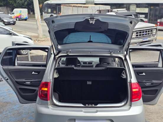 VOLKSWAGEN-FOX-2012