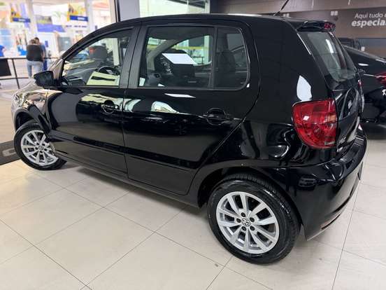 VOLKSWAGEN-FOX-2014