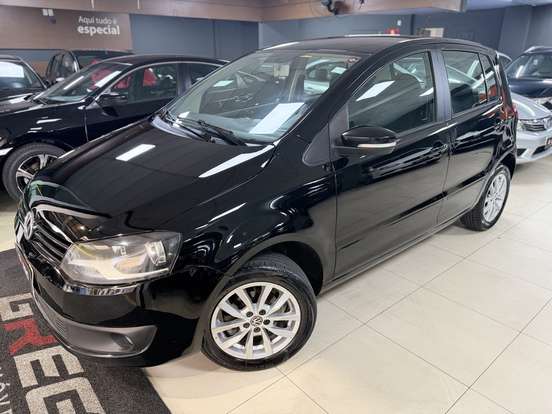 VOLKSWAGEN-FOX-2014