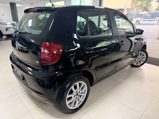 VOLKSWAGEN-FOX-2014