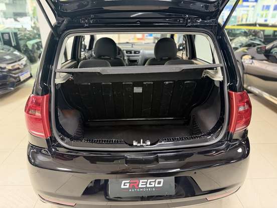 VOLKSWAGEN-FOX-2014