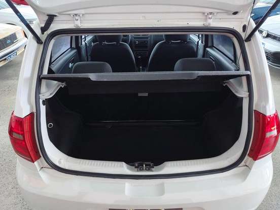VOLKSWAGEN-FOX-2013