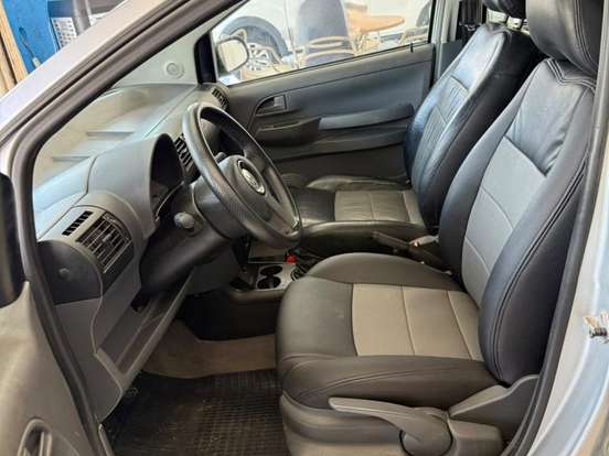 VOLKSWAGEN-FOX-1.6 MI PLUS 8V FLEX 4P MANUAL VOLKSWAGEN-FOX-2008