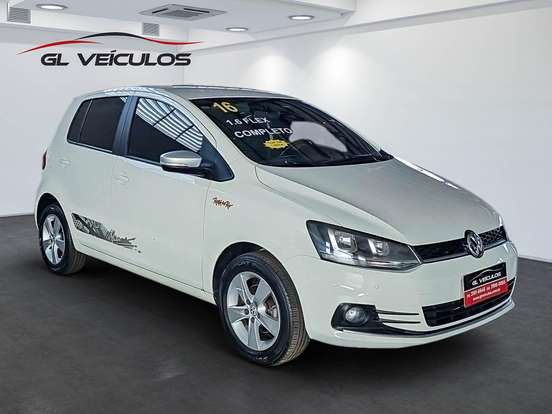 VOLKSWAGEN-FOX-1.6 MI ROCK IN RIO 8V FLEX 4P MANUAL VOLKSWAGEN-FOX-2015