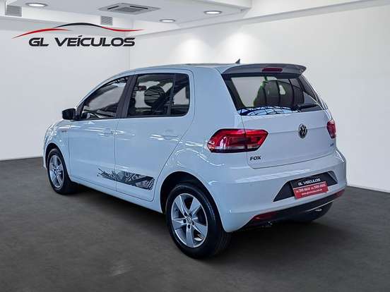 VOLKSWAGEN-FOX-1.6 MI ROCK IN RIO 8V FLEX 4P MANUAL VOLKSWAGEN-FOX-2015