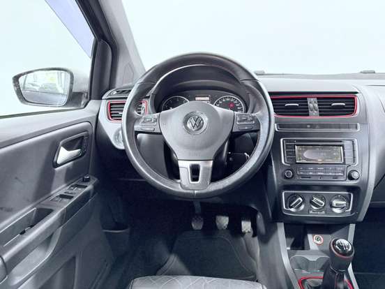 VOLKSWAGEN-FOX-2013