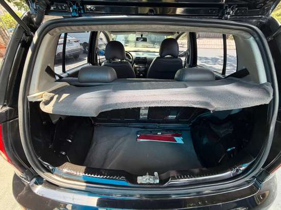 VOLKSWAGEN-FOX-2005
