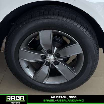 VOLKSWAGEN-FOX-2017