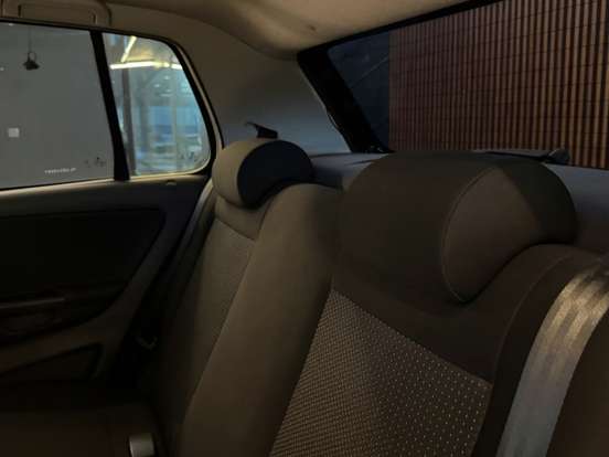VOLKSWAGEN-FOX-2019