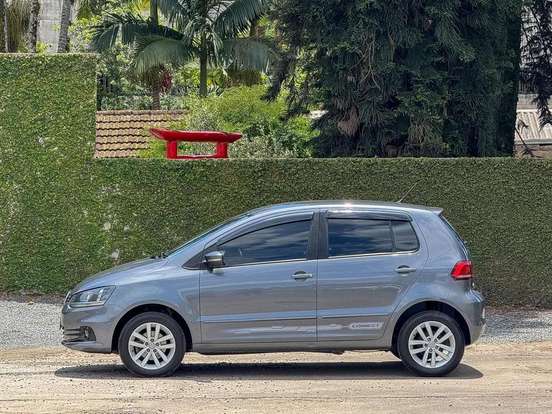 VOLKSWAGEN-FOX-2020