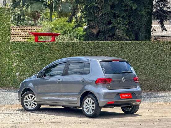 VOLKSWAGEN-FOX-2020