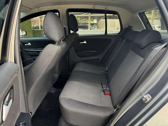 VOLKSWAGEN-FOX-2020