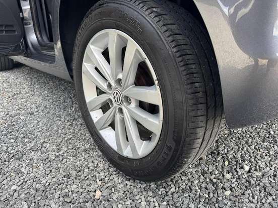 VOLKSWAGEN-FOX-2020