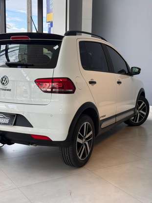 VOLKSWAGEN-FOX-1.6 MSI TOTAL FLEX XTREME 4P MANUAL VOLKSWAGEN-FOX-2017