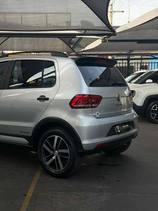 VOLKSWAGEN-FOX-2017