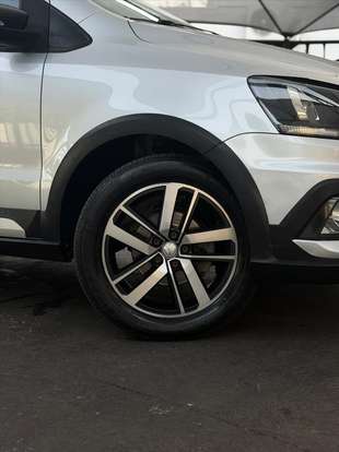 VOLKSWAGEN-FOX-2017