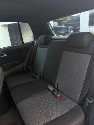 VOLKSWAGEN-FOX-2017
