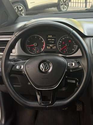 VOLKSWAGEN-FOX-1.6 MSI TOTAL FLEX XTREME 4P MANUAL VOLKSWAGEN-FOX-2017