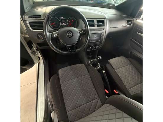 VOLKSWAGEN-FOX-2019