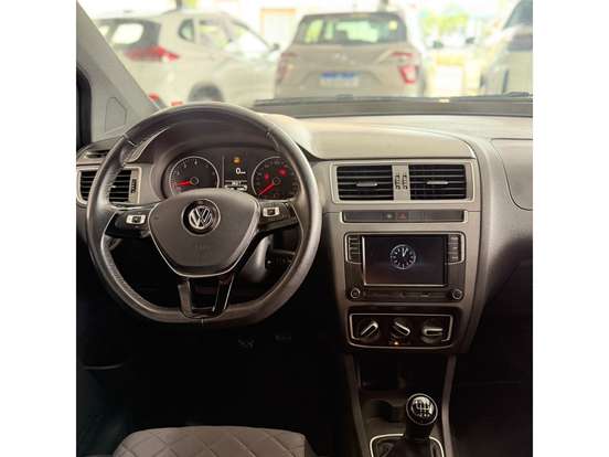 VOLKSWAGEN-FOX-2019