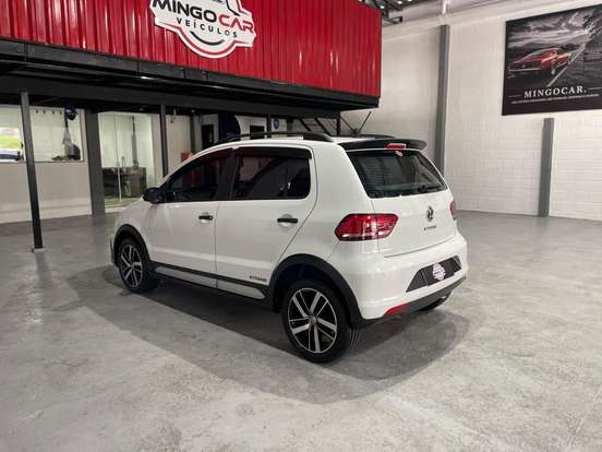 VOLKSWAGEN-FOX-2019