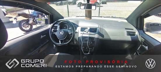 VOLKSWAGEN-FOX-2019