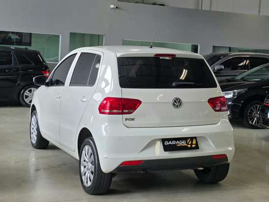 VOLKSWAGEN-FOX-1.6 MSI TRENDLINE 8V FLEX 4P MANUAL VOLKSWAGEN-FOX-2015
