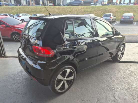 VOLKSWAGEN-FOX-2016