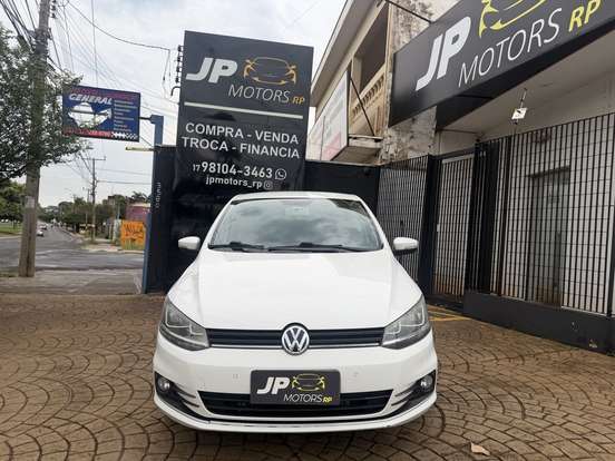VOLKSWAGEN-FOX-2014