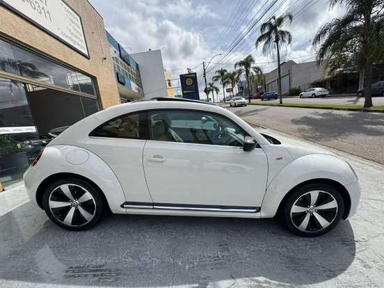 VOLKSWAGEN-FUSCA-2012