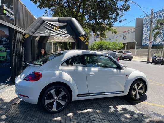 VOLKSWAGEN-FUSCA-2012